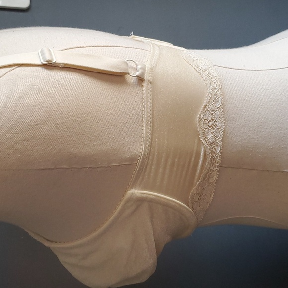 Victoria's secret ivory sheer bra size 34DD - Picture 9 of 14